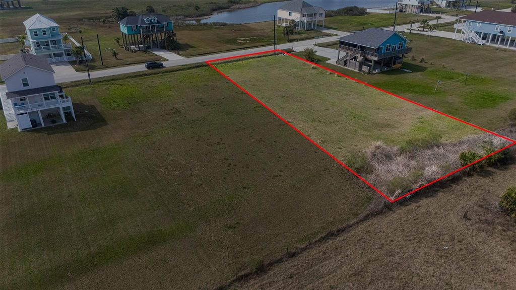 18047 Shaman Drive, Galveston, TX 77554