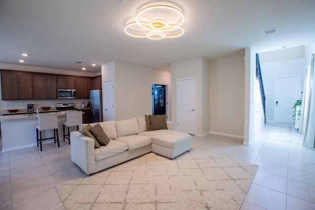 4601 E Pinehurst Trl Trail E, Oakland Park, FL 33309