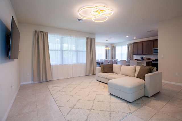 4601 E Pinehurst Trl Trail E, Oakland Park, FL 33309