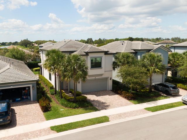 4601 E Pinehurst Trl Trail E, Oakland Park, FL 33309