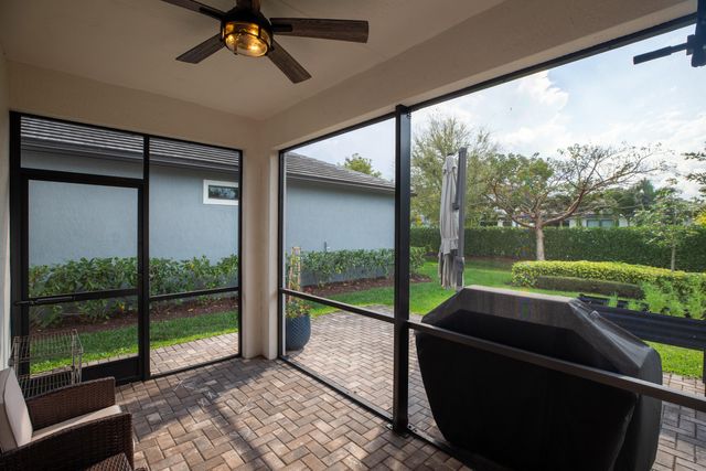 4601 E Pinehurst Trl Trail E, Oakland Park, FL 33309