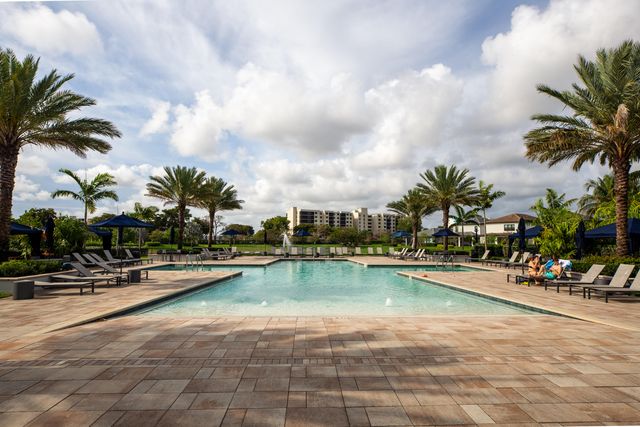 4601 E Pinehurst Trl Trail E, Oakland Park, FL 33309