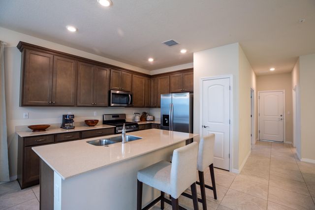 4601 E Pinehurst Trl Trail E, Oakland Park, FL 33309