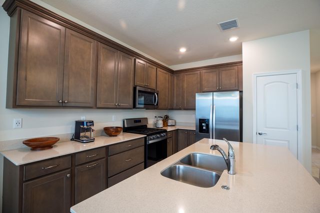 4601 E Pinehurst Trl Trail E, Oakland Park, FL 33309