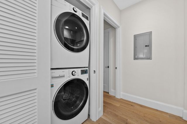 27 Ward St 302, Boston, MA 02127
