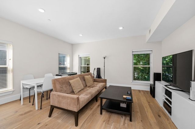 27 Ward St 302, Boston, MA 02127