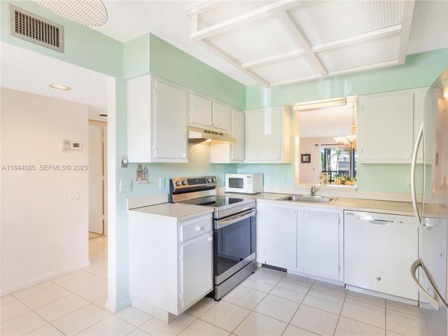 14360 Strathmore Lane 203, Delray Beach, FL 33446
