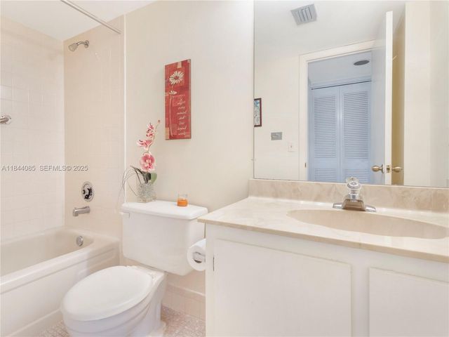 14360 Strathmore Lane 203, Delray Beach, FL 33446