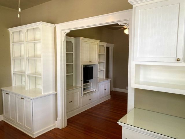705 W Main St, Kerrville, TX 78028