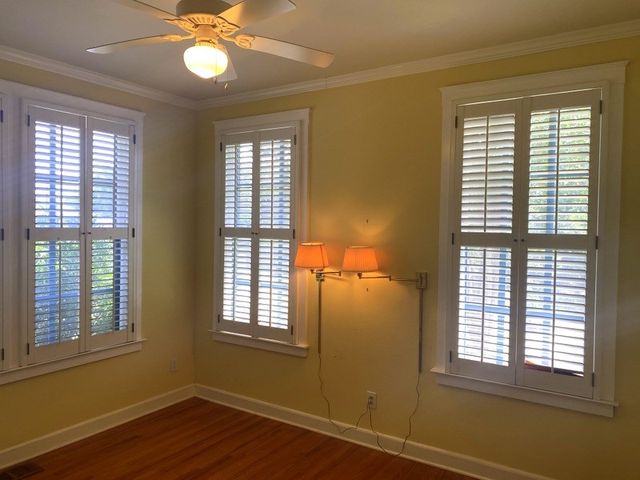 705 W Main St, Kerrville, TX 78028
