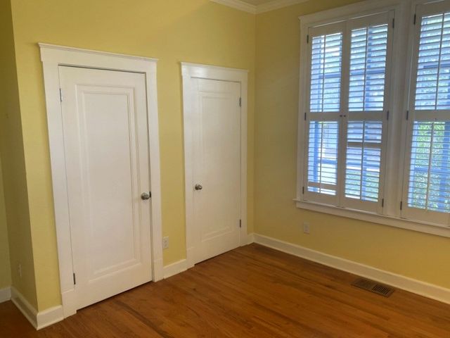 705 W Main St, Kerrville, TX 78028