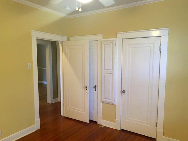 705 W Main St, Kerrville, TX 78028
