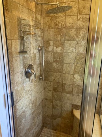 705 W Main St, Kerrville, TX 78028