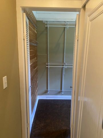 705 W Main St, Kerrville, TX 78028