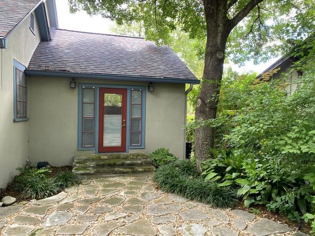 705 W Main St, Kerrville, TX 78028