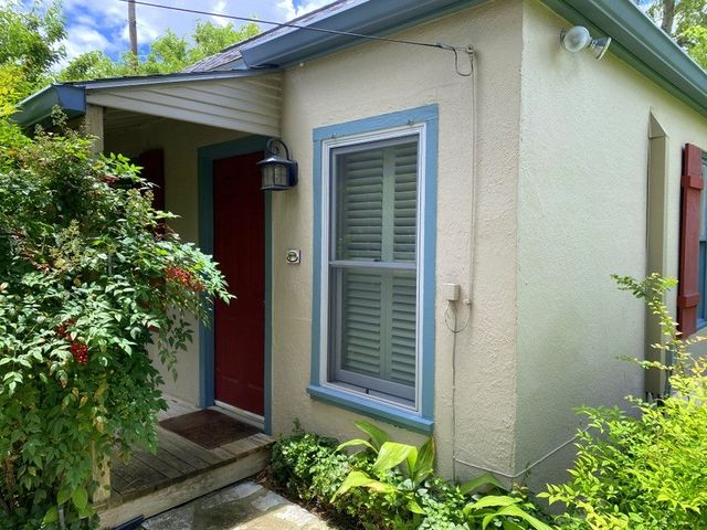 705 W Main St, Kerrville, TX 78028