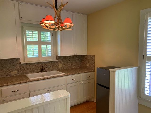 705 W Main St, Kerrville, TX 78028