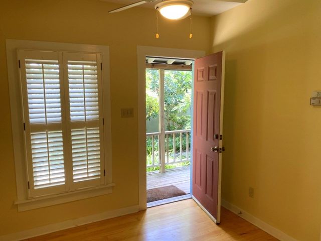 705 W Main St, Kerrville, TX 78028