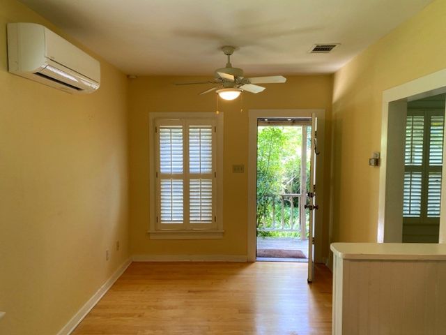 705 W Main St, Kerrville, TX 78028