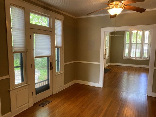 705 W Main St, Kerrville, TX 78028