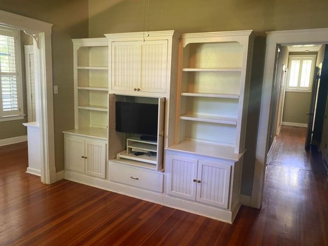 705 W Main St, Kerrville, TX 78028
