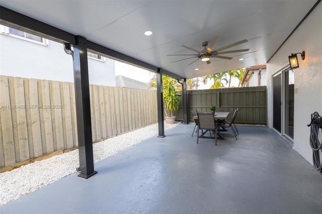 8172 SW 163rd Ct, Miami, FL 33193