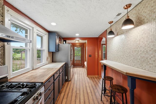 1754 2nd Street, Milton, WV 25541