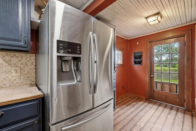 1754 2nd Street, Milton, WV 25541