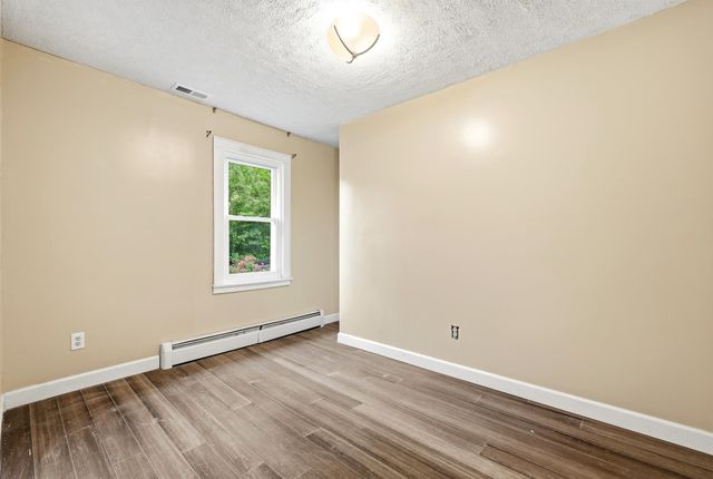 1754 2nd Street, Milton, WV 25541