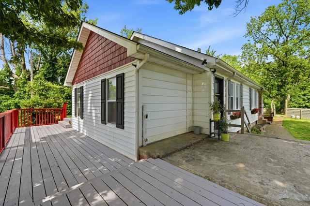 1754 2nd Street, Milton, WV 25541