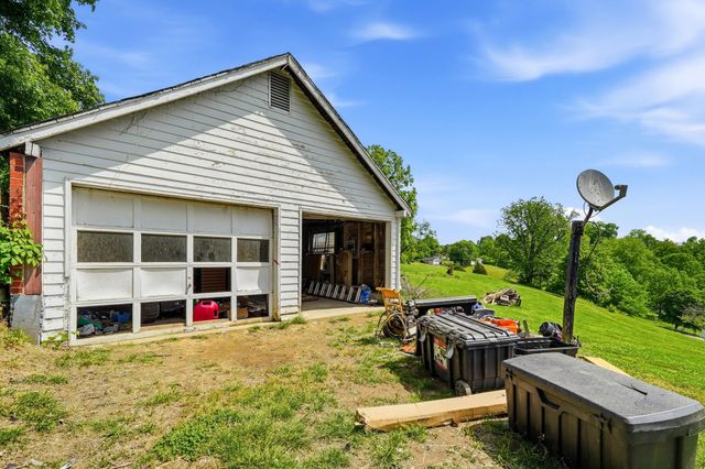 1754 2nd Street, Milton, WV 25541