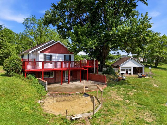 1754 2nd Street, Milton, WV 25541