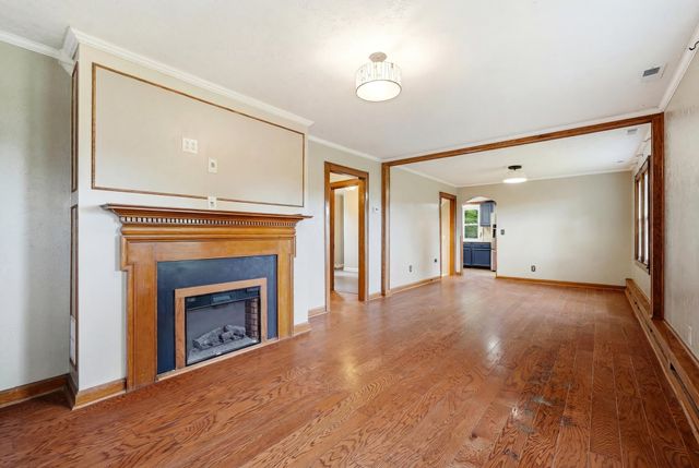 1754 2nd Street, Milton, WV 25541