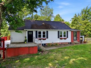 1754 2nd Street, Milton, WV 25541
