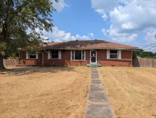 6 Gettysburg St, Clarksville, TN 37042