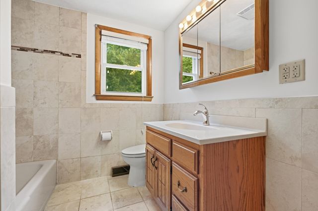 32 Westwood Street, Burlington, MA 01803