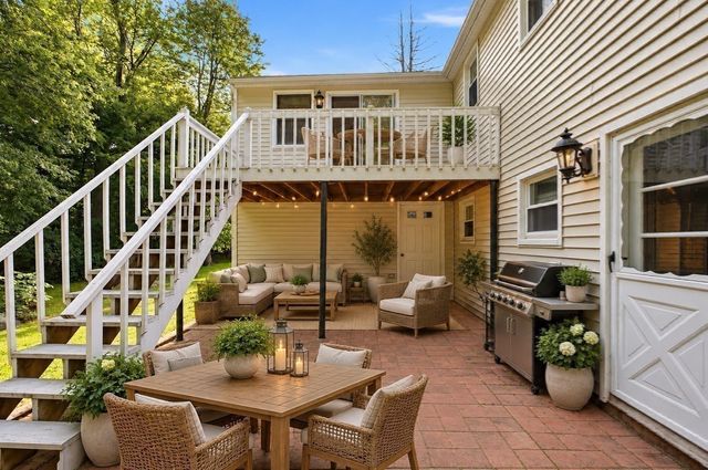 32 Westwood Street, Burlington, MA 01803