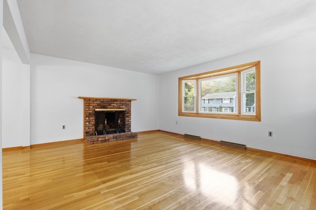 32 Westwood Street, Burlington, MA 01803