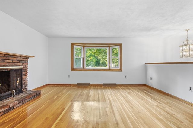 32 Westwood Street, Burlington, MA 01803