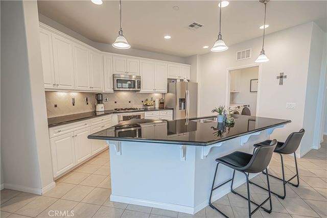 20311 Amorette Court, Saugus, CA 91350