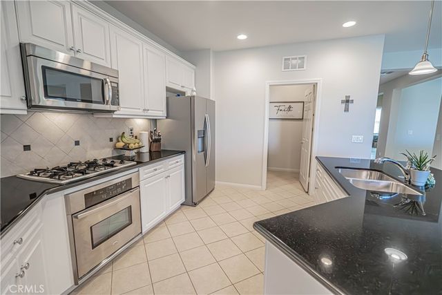 20311 Amorette Court, Saugus, CA 91350