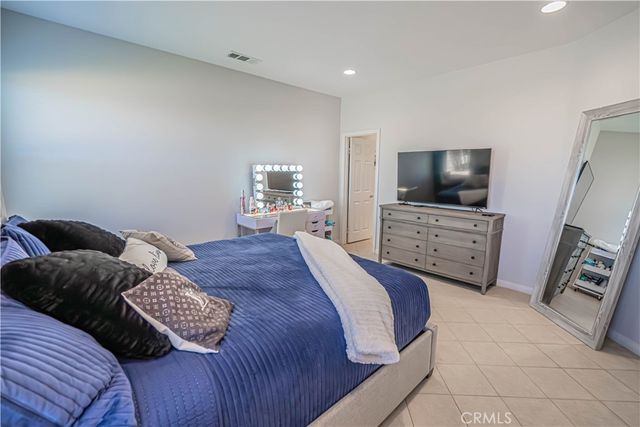 20311 Amorette Court, Saugus, CA 91350