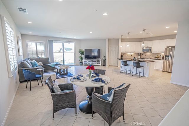 20311 Amorette Court, Saugus, CA 91350