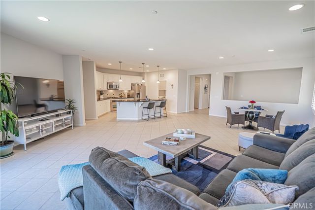 20311 Amorette Court, Saugus, CA 91350