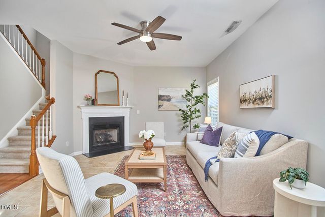 3008 Knottsberry Way, Apex, NC 27539