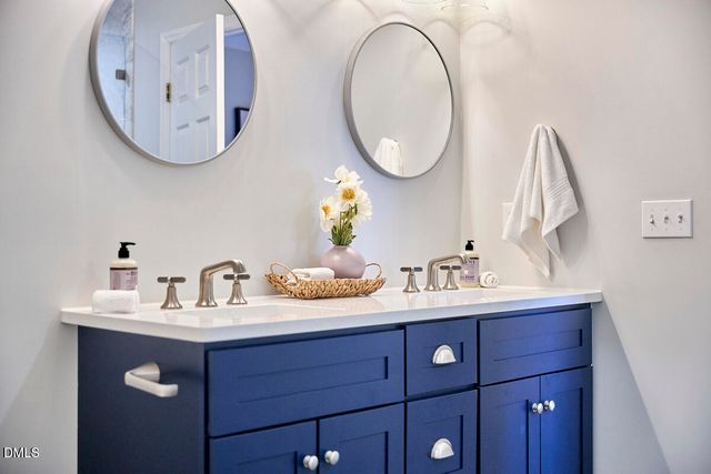 3008 Knottsberry Way, Apex, NC 27539