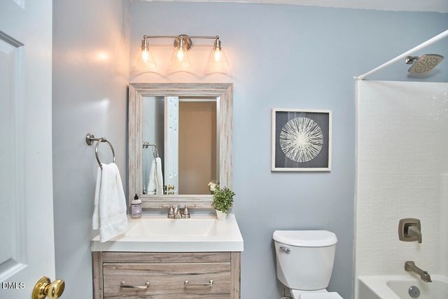 3008 Knottsberry Way, Apex, NC 27539