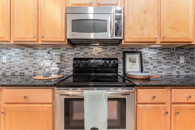 15211 MERLINGLEN PLACE, Lithia, FL 33547
