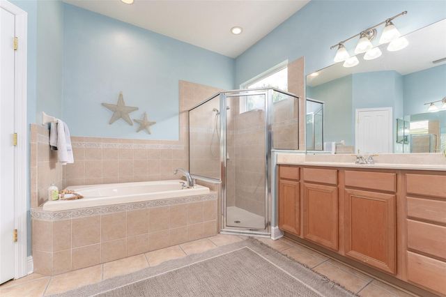15211 MERLINGLEN PLACE, Lithia, FL 33547