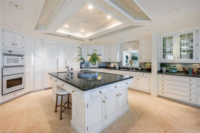 10 Seagate DR 6N, Naples, FL 34103